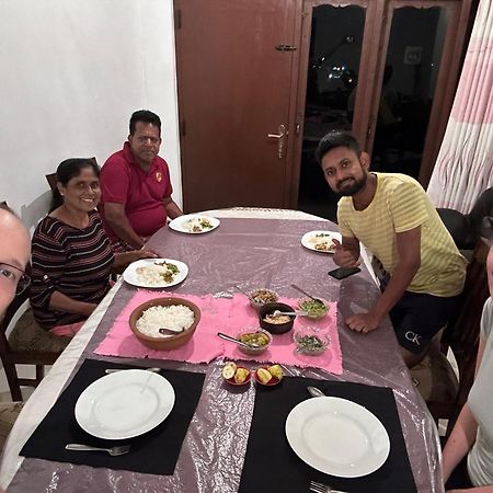 Dreamscape Home Stay Kandy Esterno foto
