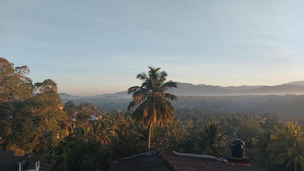 Dreamscape Home Stay Kandy Esterno foto
