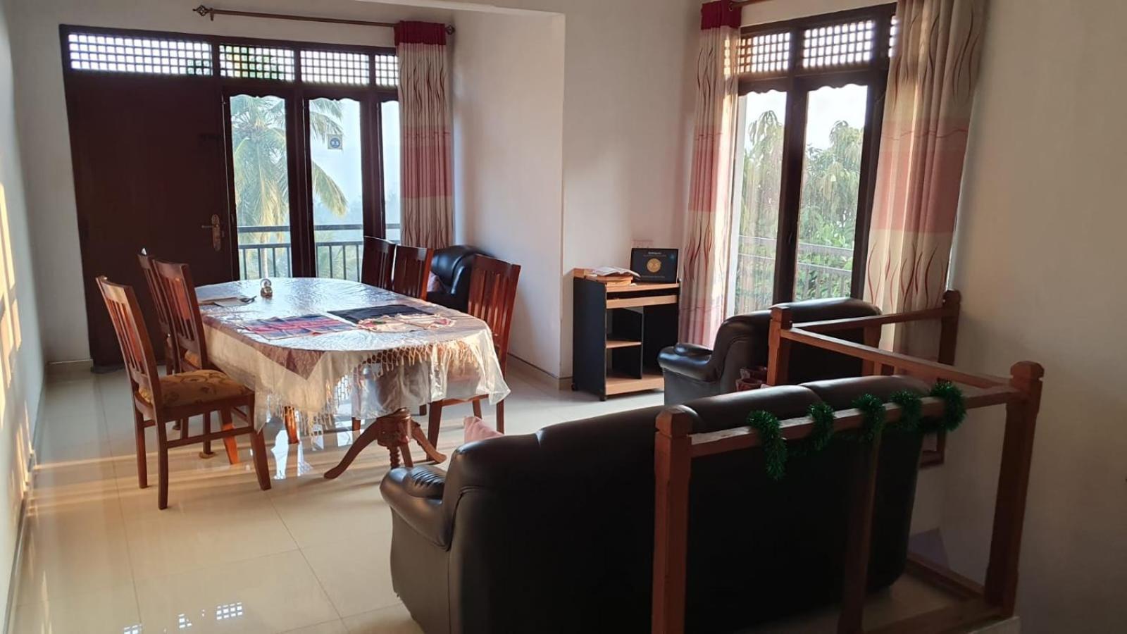 Dreamscape Home Stay Kandy Esterno foto
