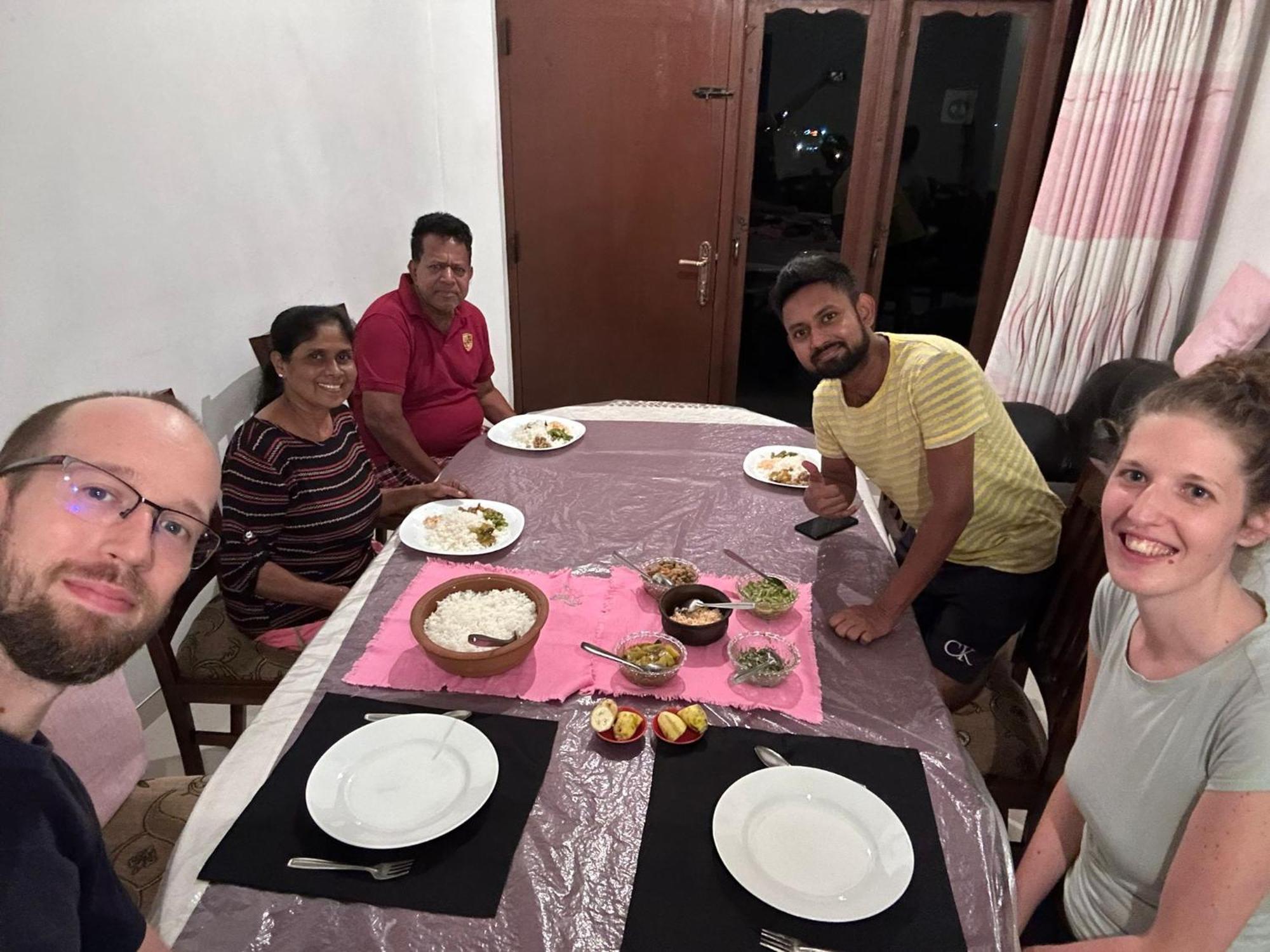 Dreamscape Home Stay Kandy Esterno foto