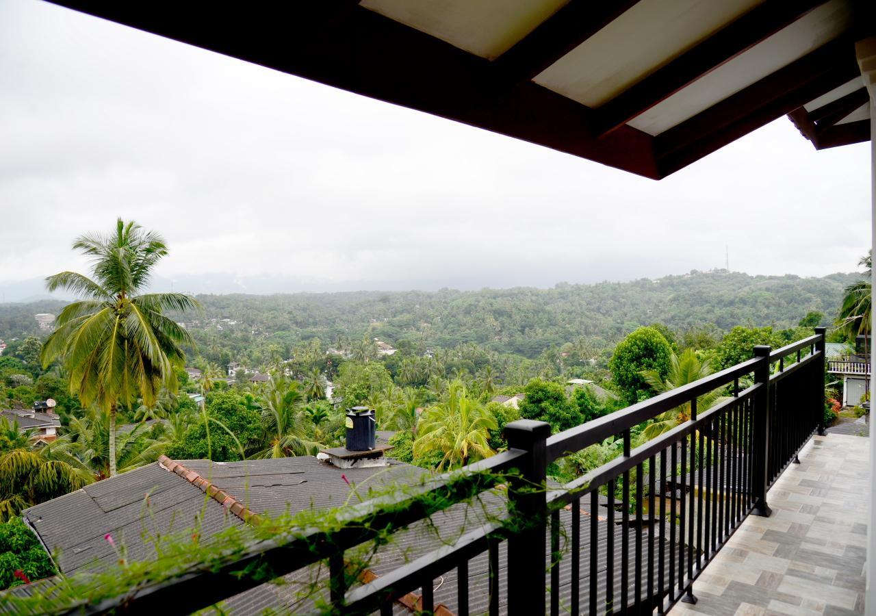 Dreamscape Home Stay Kandy Esterno foto
