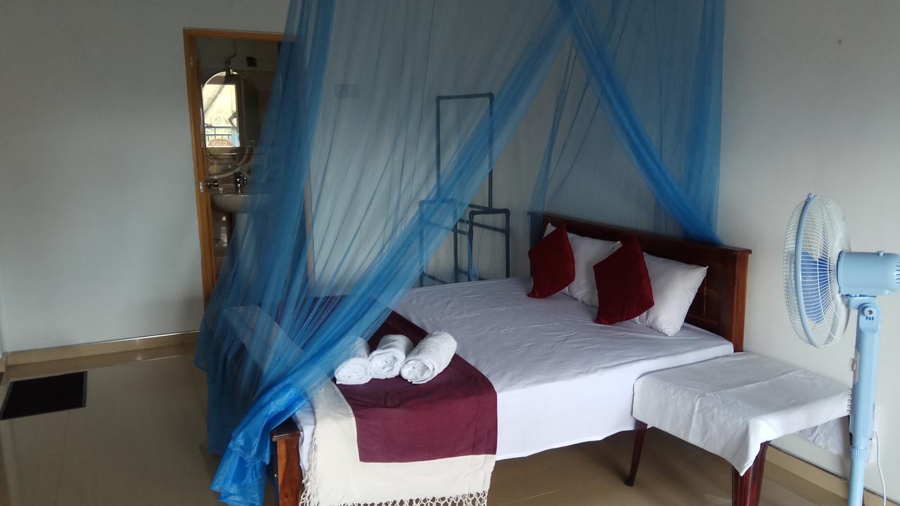 Dreamscape Home Stay Kandy Esterno foto