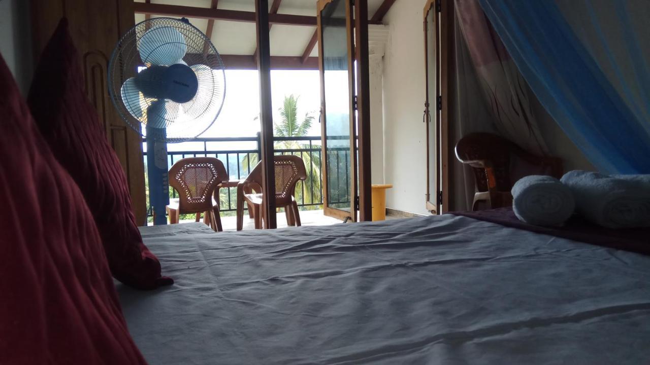 Dreamscape Home Stay Kandy Esterno foto