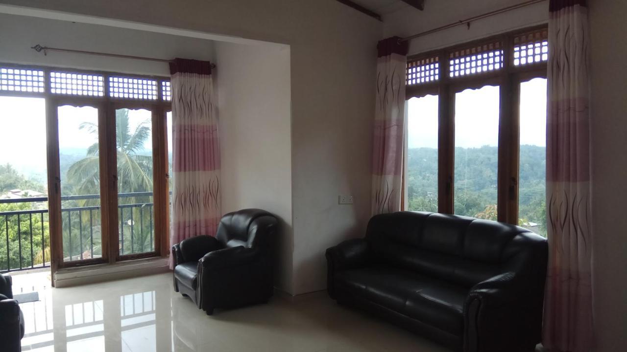 Dreamscape Home Stay Kandy Esterno foto