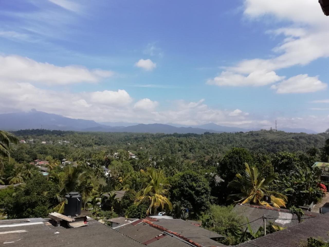 Dreamscape Home Stay Kandy Esterno foto