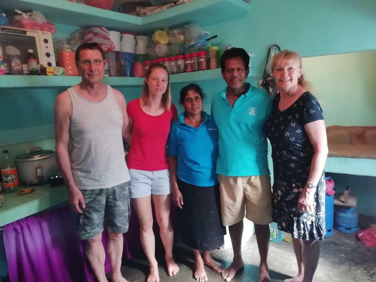 Dreamscape Home Stay Kandy Esterno foto